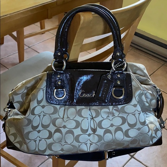 Coach purse lovely condition :) - Picture 2 of 6